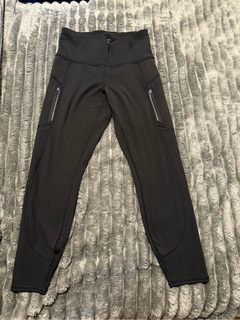 Athleta Black Rainier 7/8 Tight Leggings